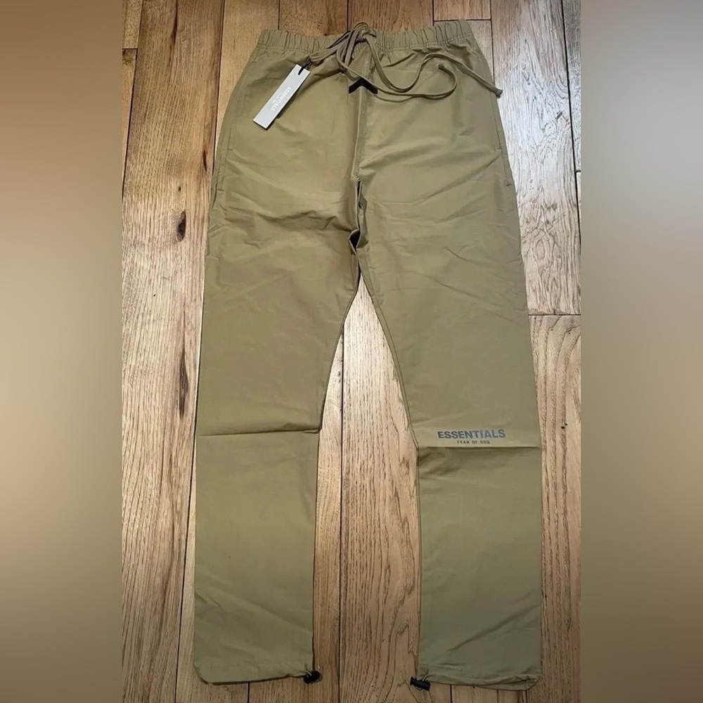 🚨SOLD🚨

ESSENTIALS Men’s Tan Jogger Pants